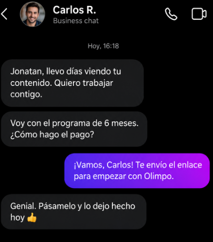 Conversación por mensaje directo: un interesado escribe que lleva días viendo el contenido, elige el programa de 6 meses y pide el enlace de pago